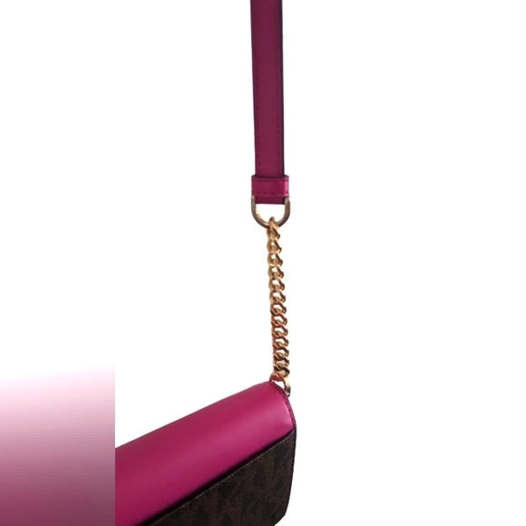 NWT Michael Kors Jet Set Charm Lrg envelope phone crossbody wild berry color - Picture 7 of 12